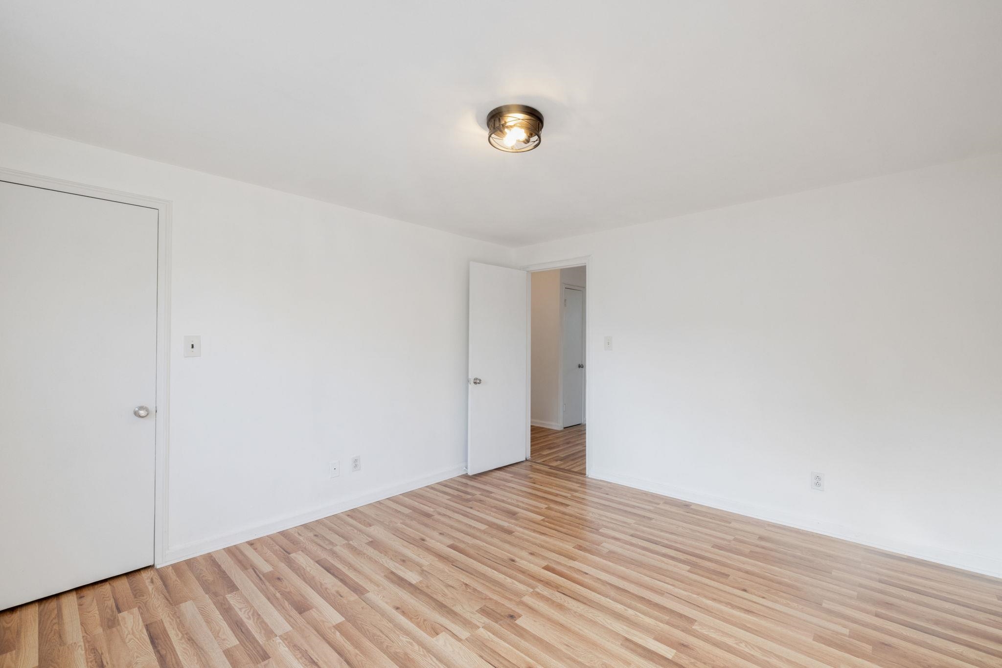 25B HASTINGS AVE Unit: B