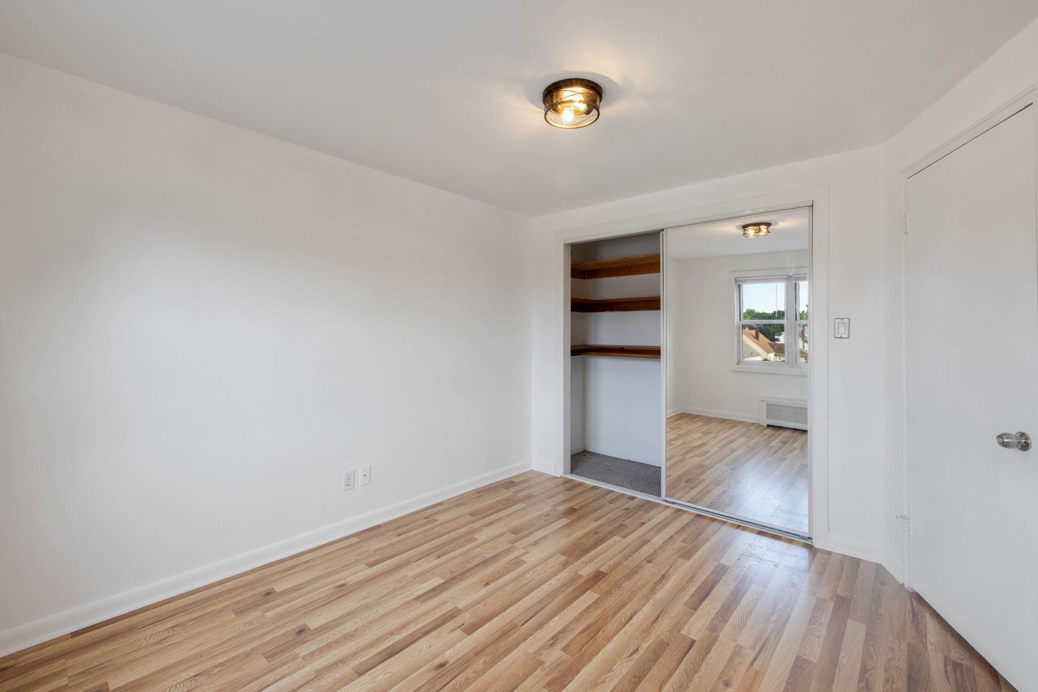 25B HASTINGS AVE Unit: B
