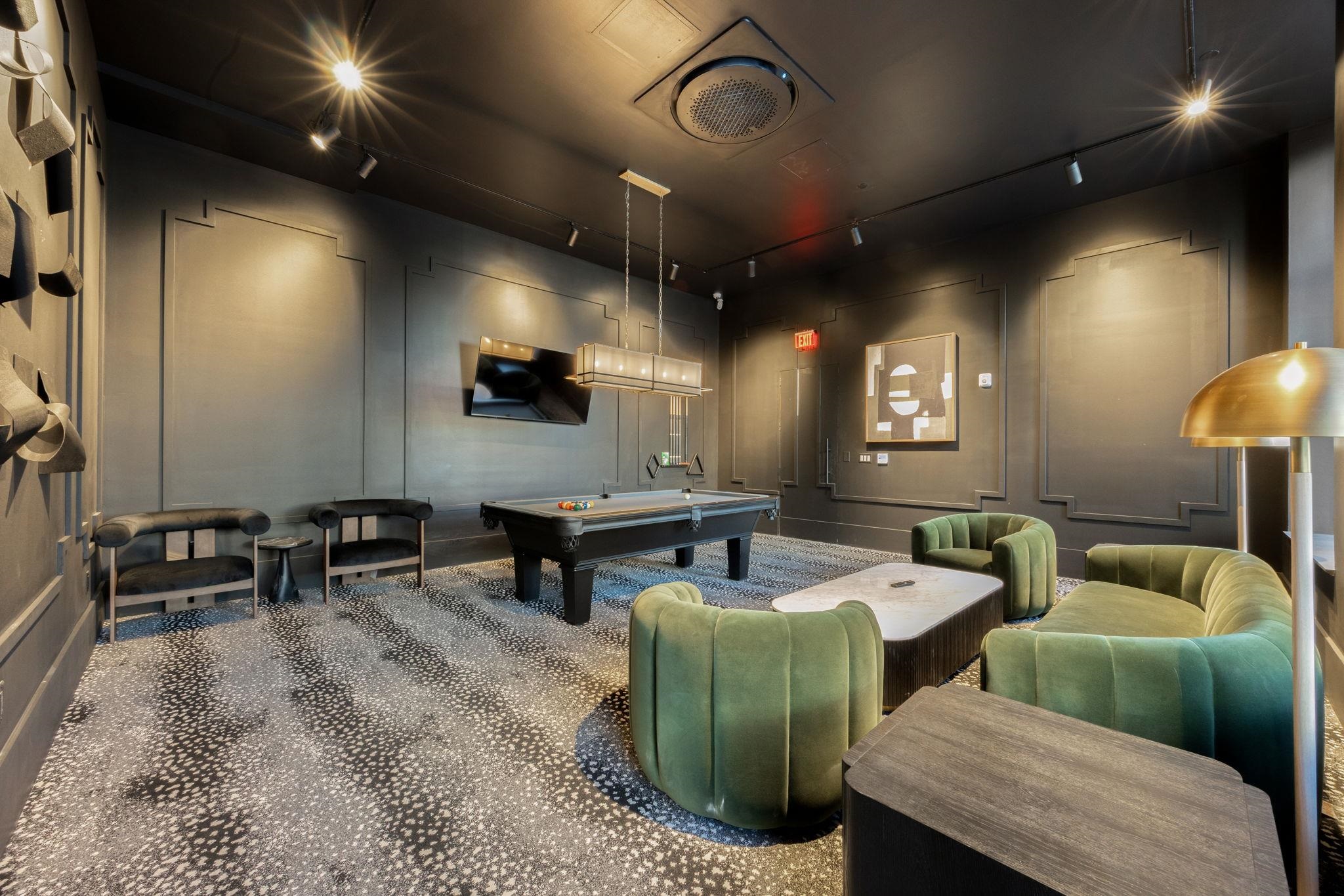 139 CHRISTOPHER COLUMBUS DR Unit: 402