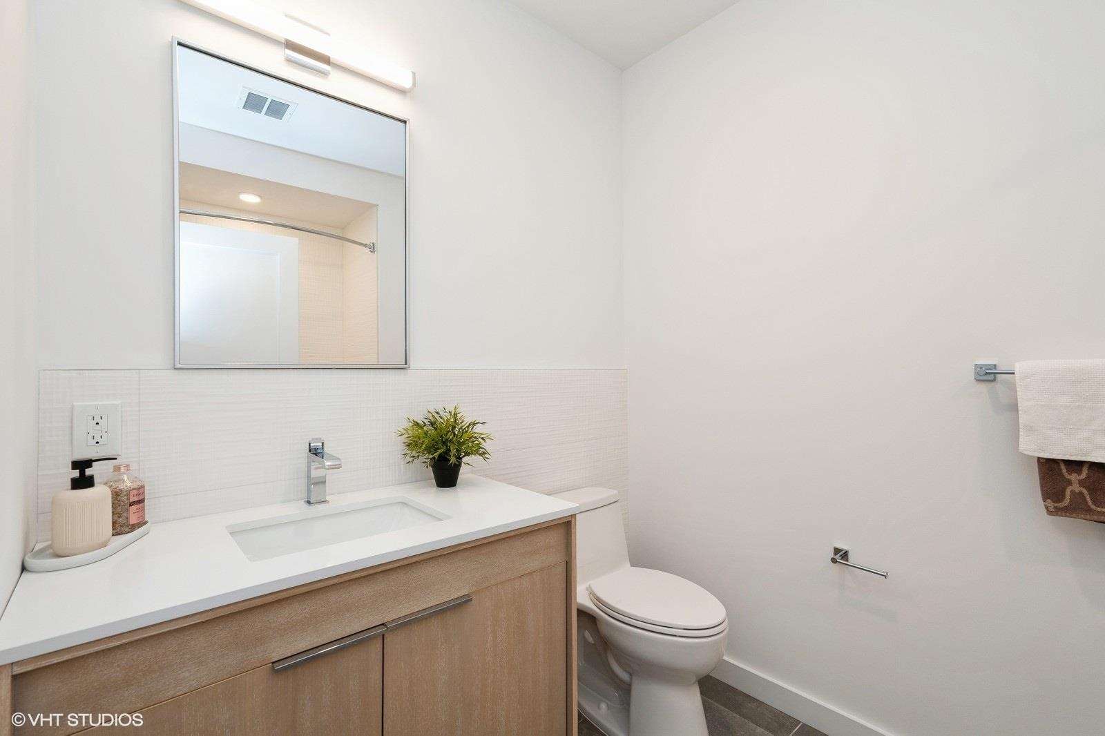 425 3RD ST Unit: 404