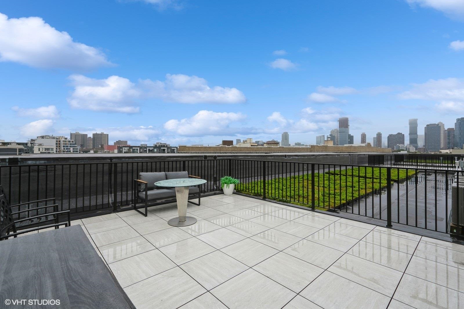 425 3RD ST Unit: 404