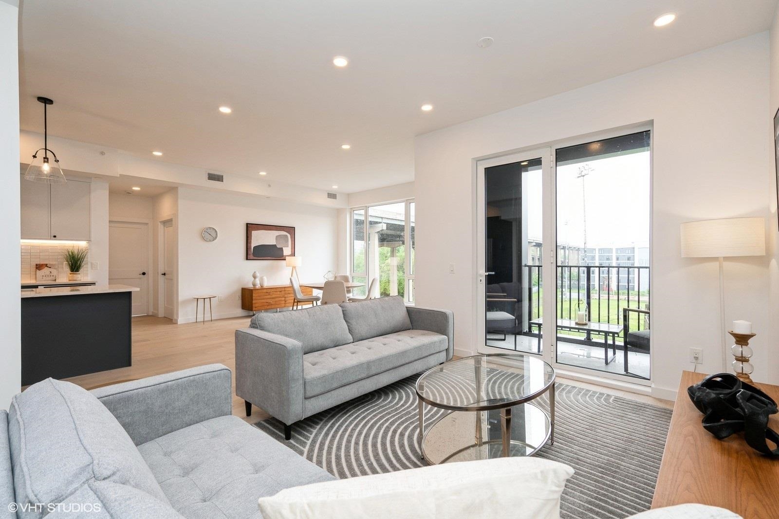 425 3RD ST Unit: 404