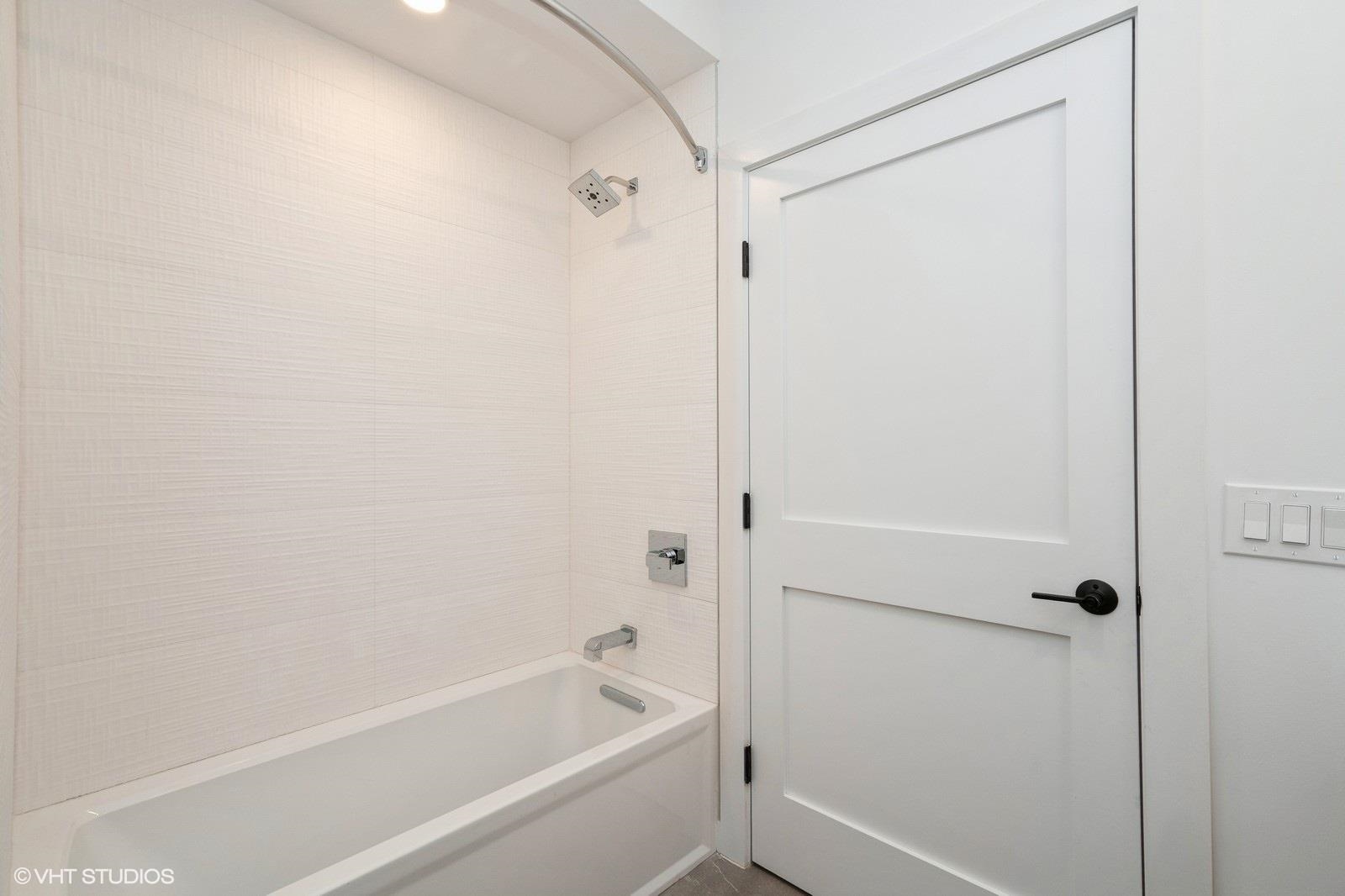 425 3RD ST Unit: 404