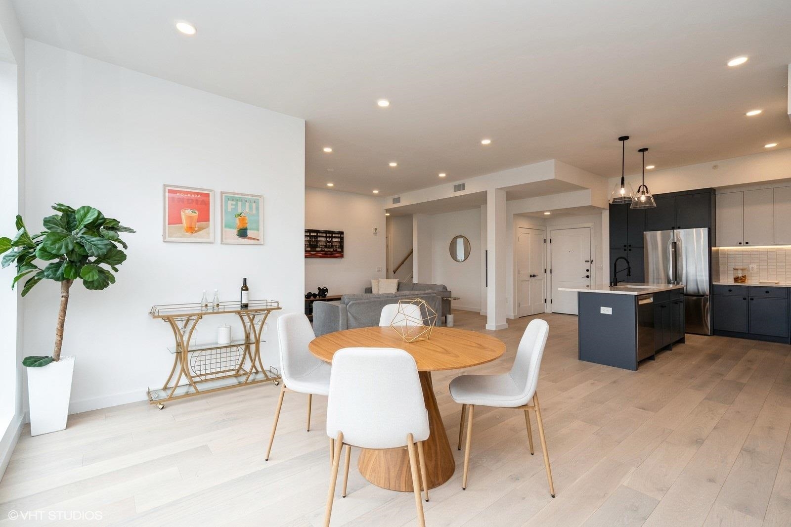 425 3RD ST Unit: 404