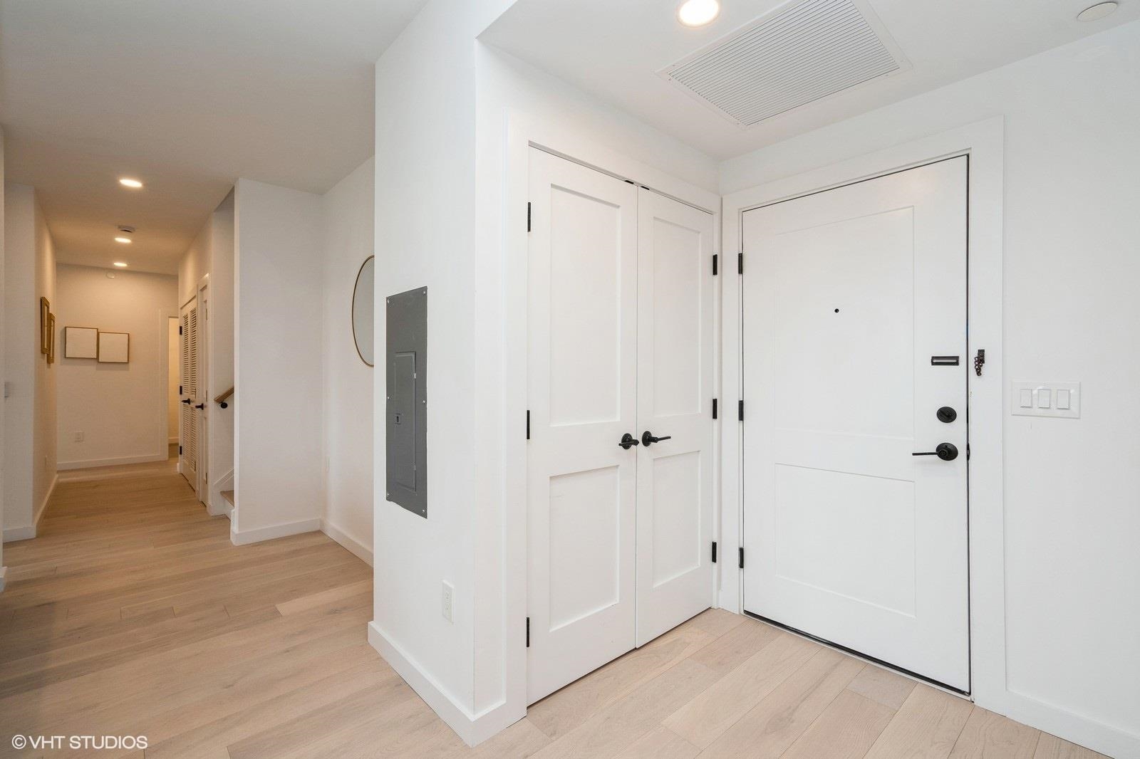 425 3RD ST Unit: 404