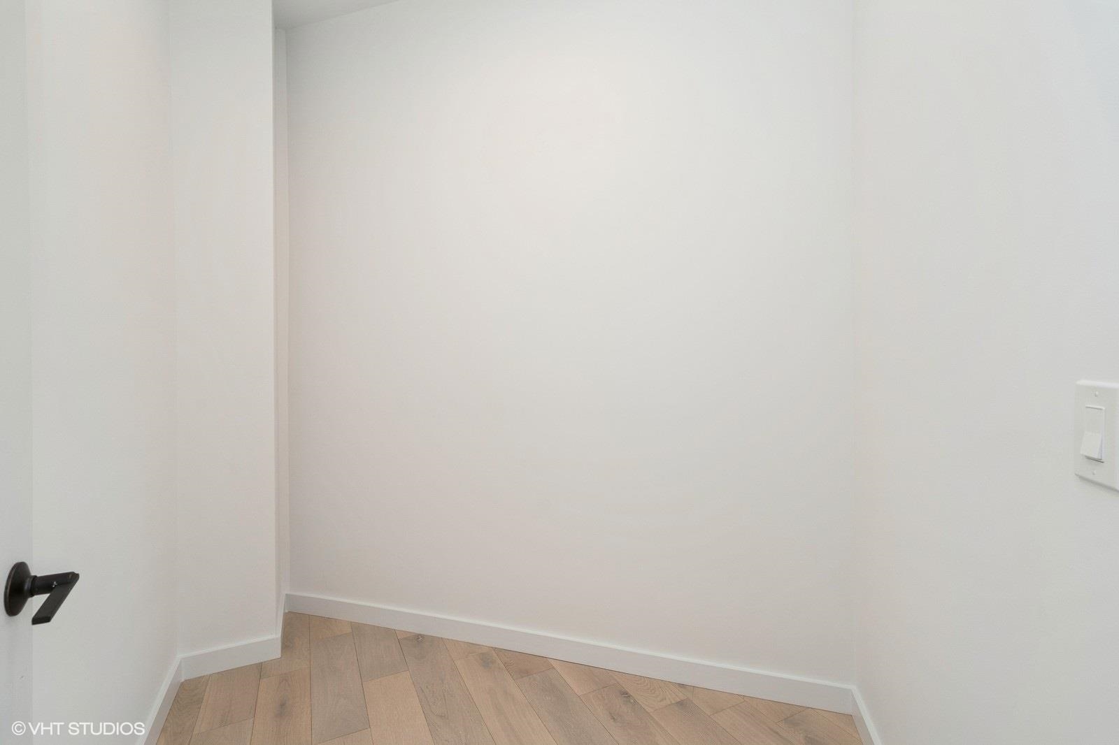 425 3RD ST Unit: 404