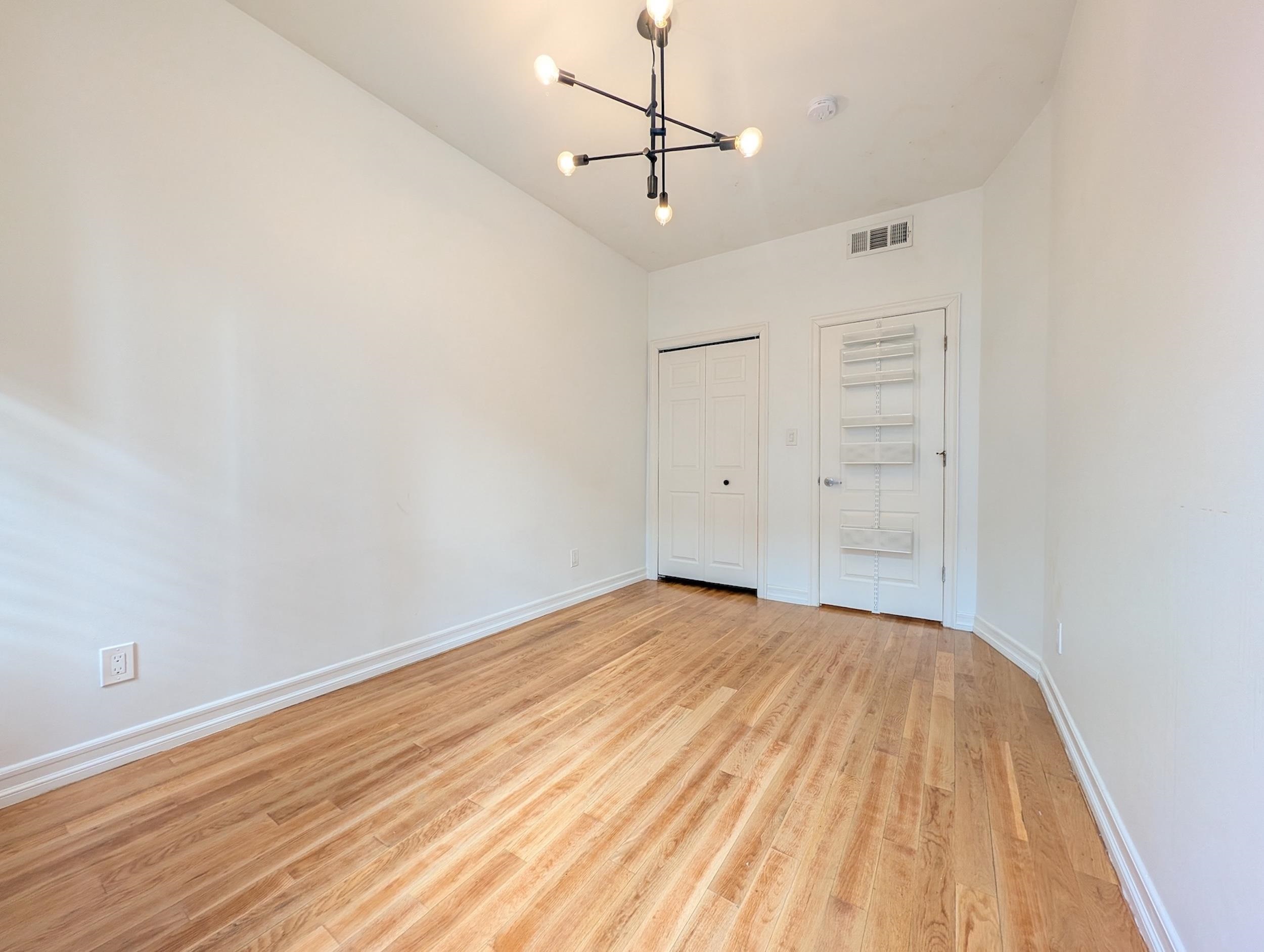 128 BRIGHT ST Unit: 1A