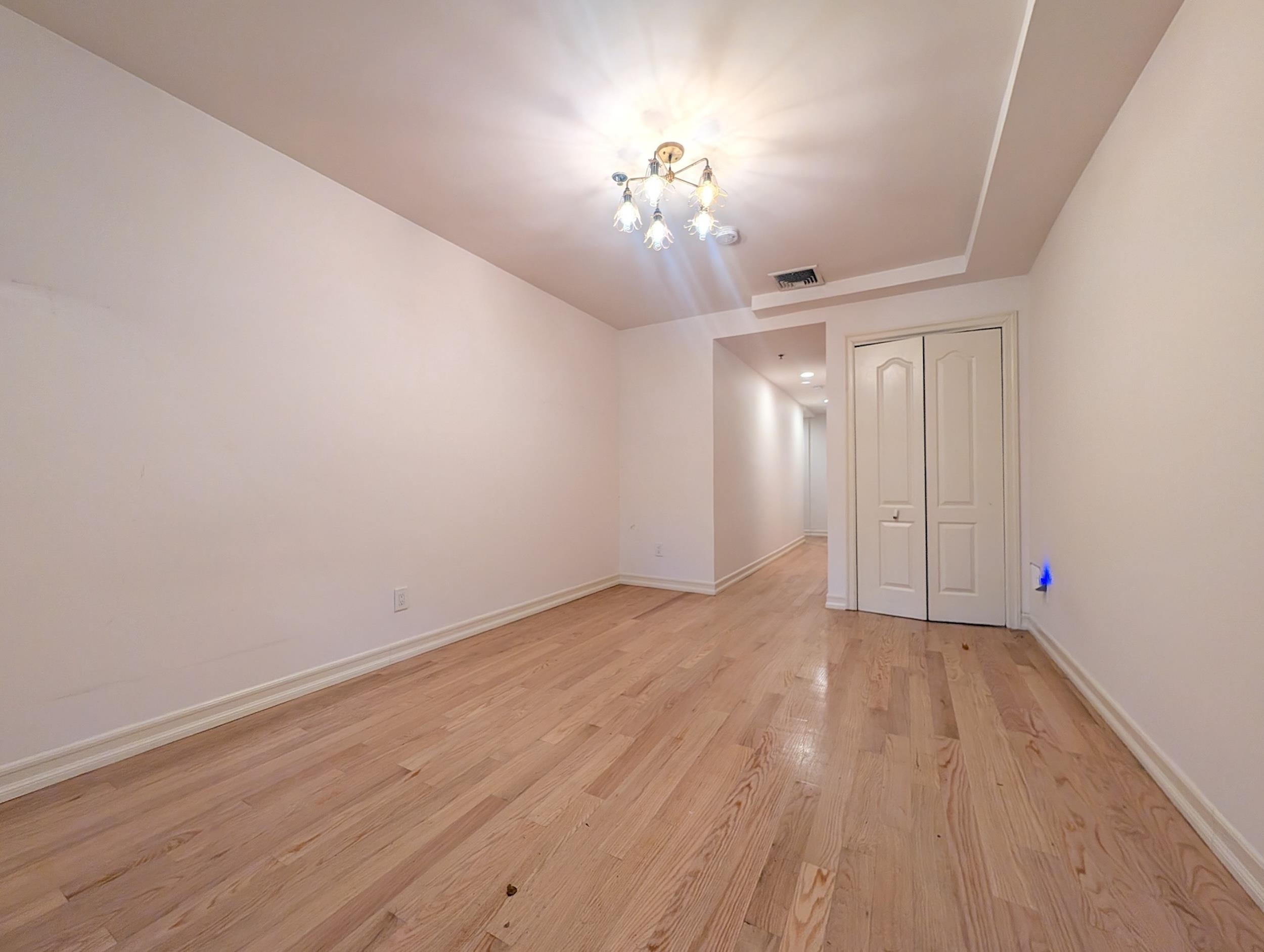 128 BRIGHT ST Unit: 1A