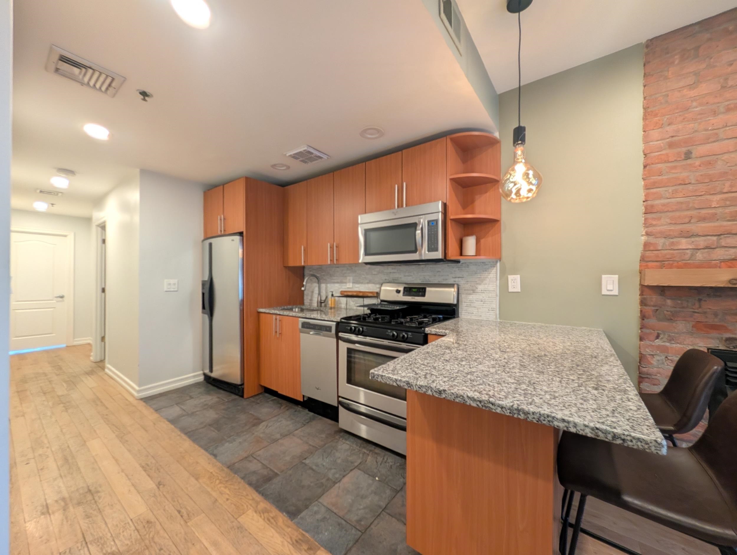 128 BRIGHT ST Unit: 1A