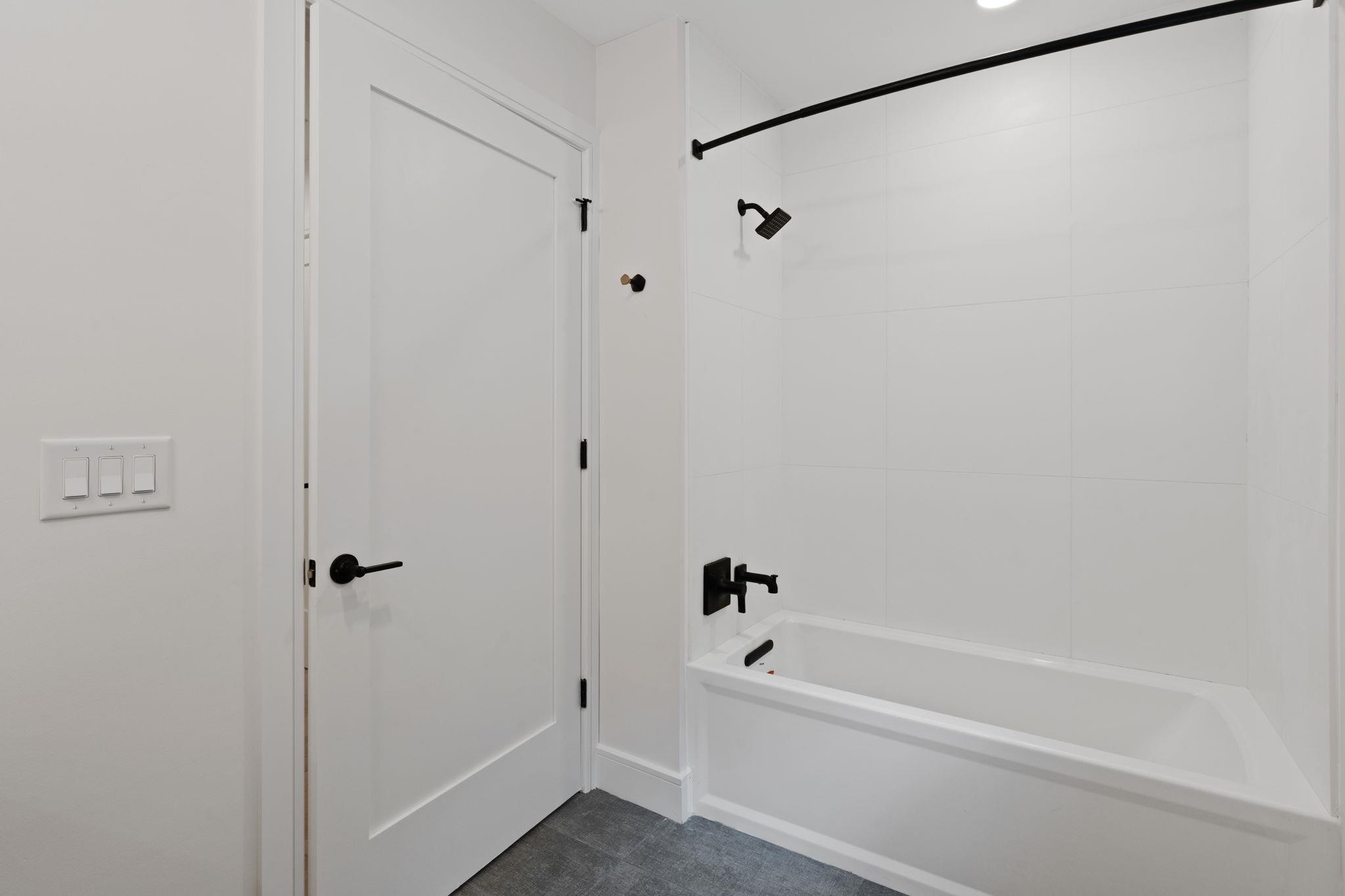 139 CHRISTOPHER COLUMBUS DR Unit: 210