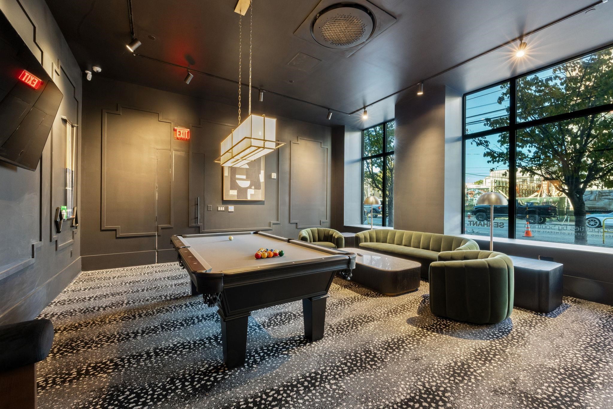 139 CHRISTOPHER COLUMBUS DR Unit: 210