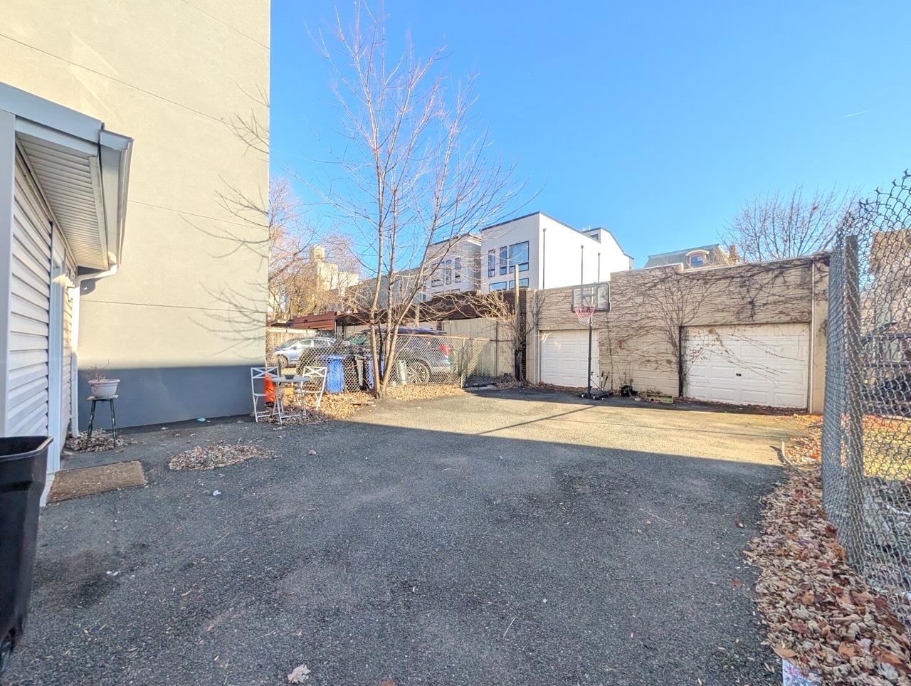 246 WHITON ST Unit: 1