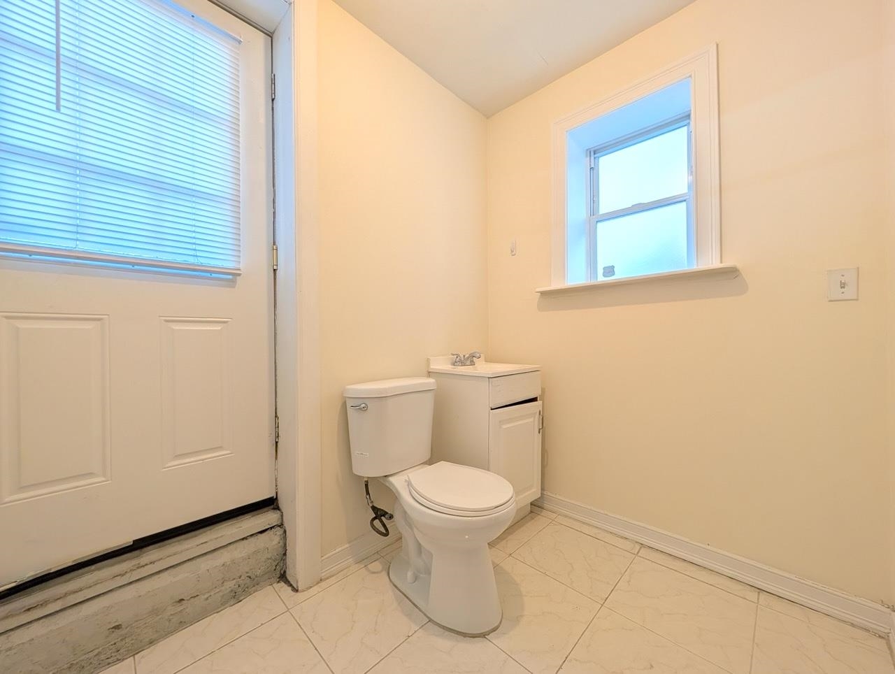 246 WHITON ST Unit: 1