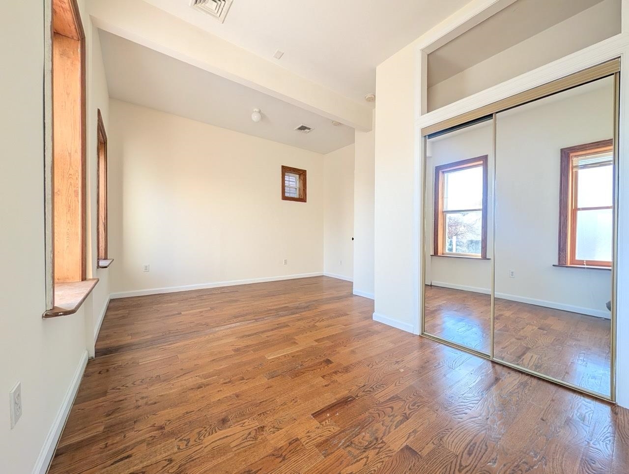 246 WHITON ST Unit: 1