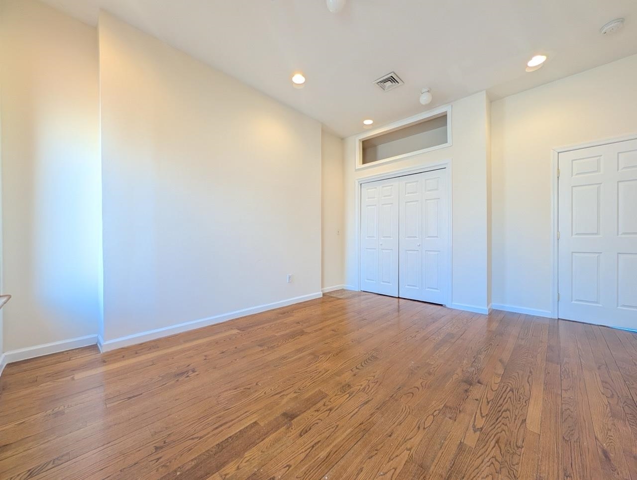 246 WHITON ST Unit: 1