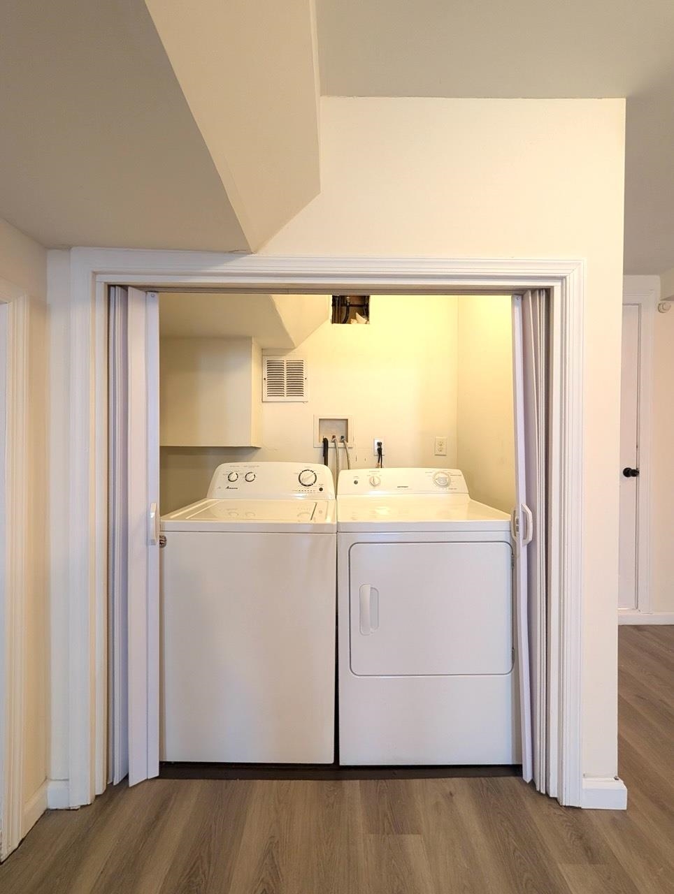 246 WHITON ST Unit: 1