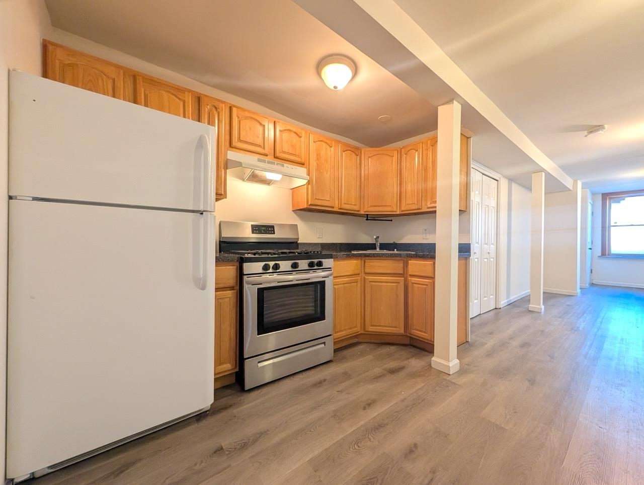 246 WHITON ST Unit: 1