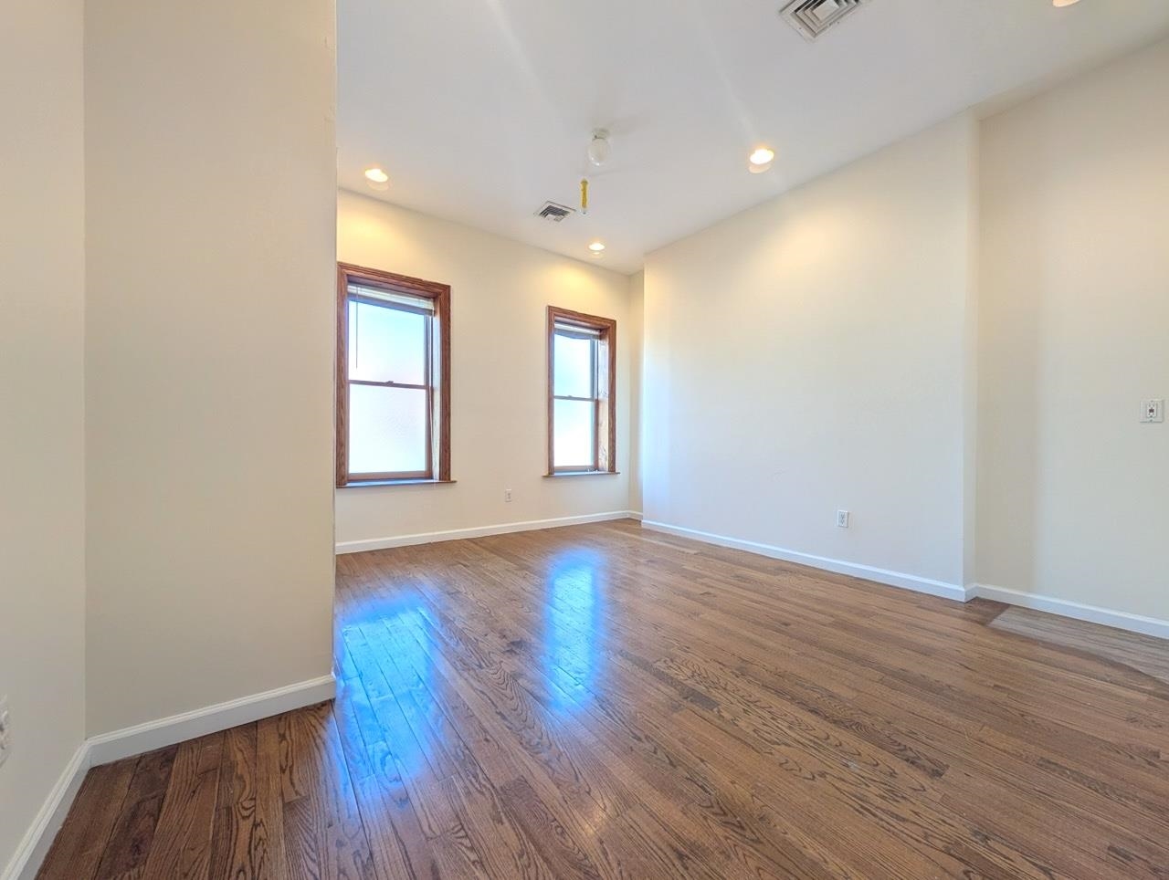 246 WHITON ST Unit: 1