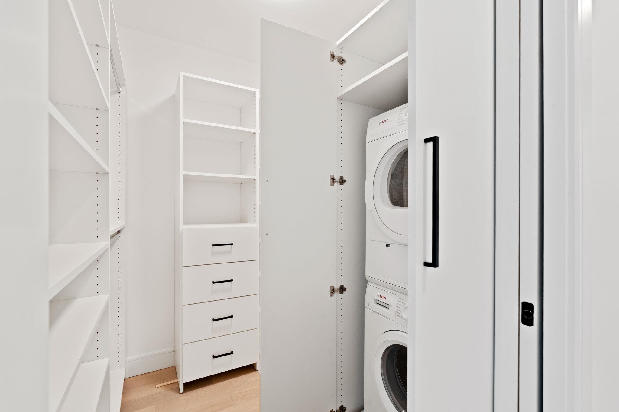 139 CHRISTOPHER COLUMBUS DR Unit: 501