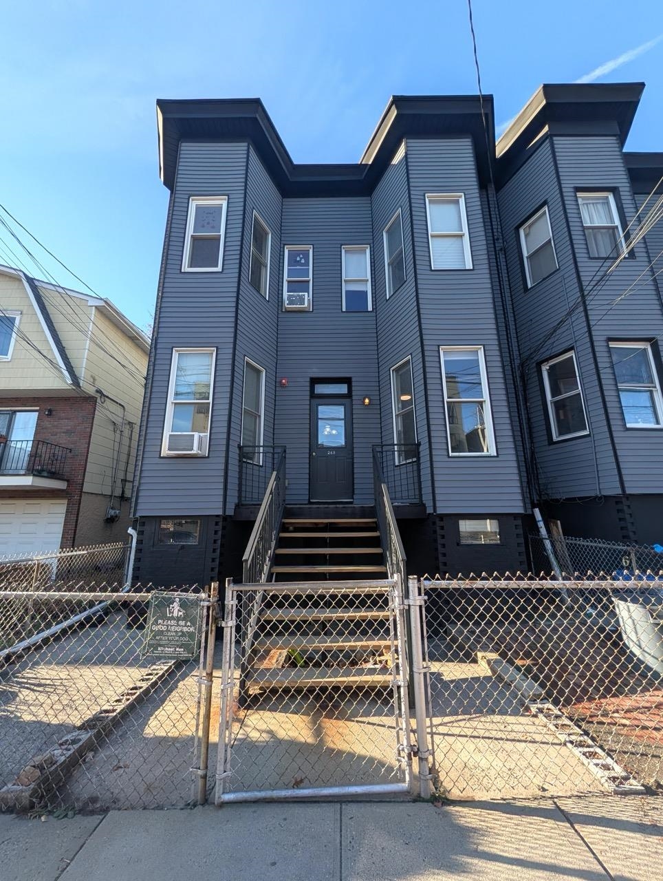 265 WEBSTER AVE Unit: 1R