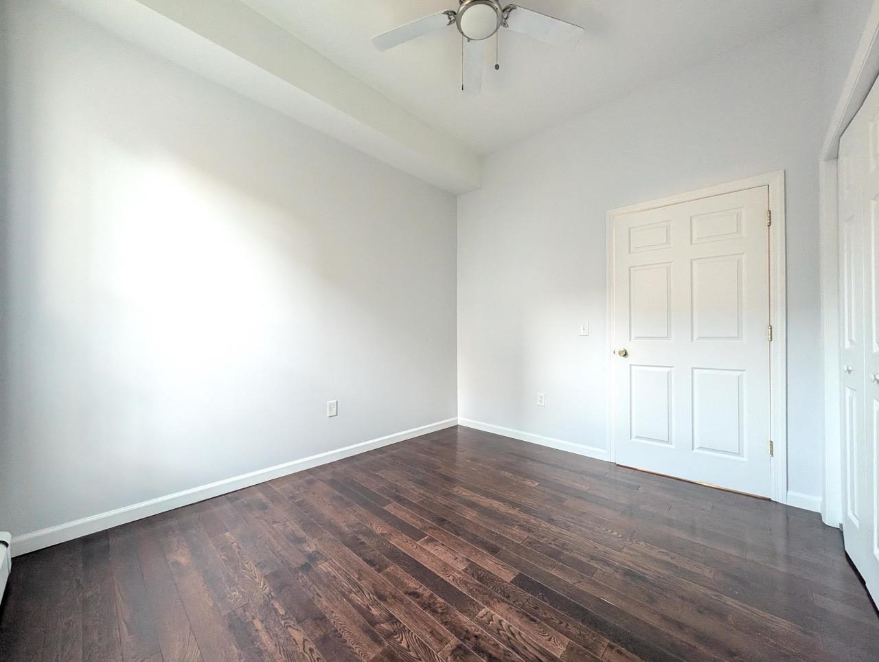 265 WEBSTER AVE Unit: 1R