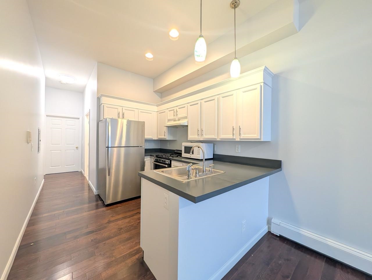 265 WEBSTER AVE Unit: 1R