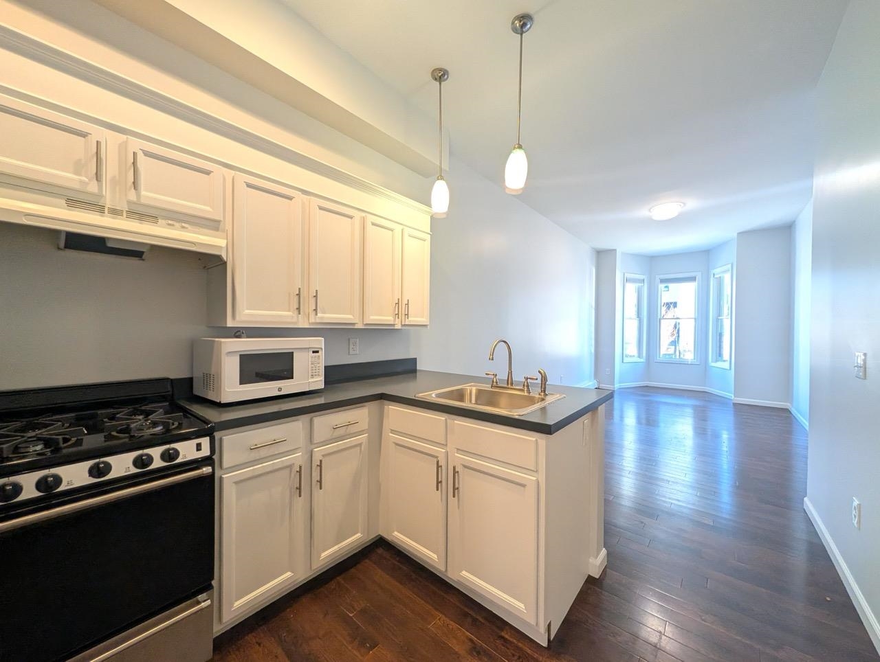 265 WEBSTER AVE Unit: 1R