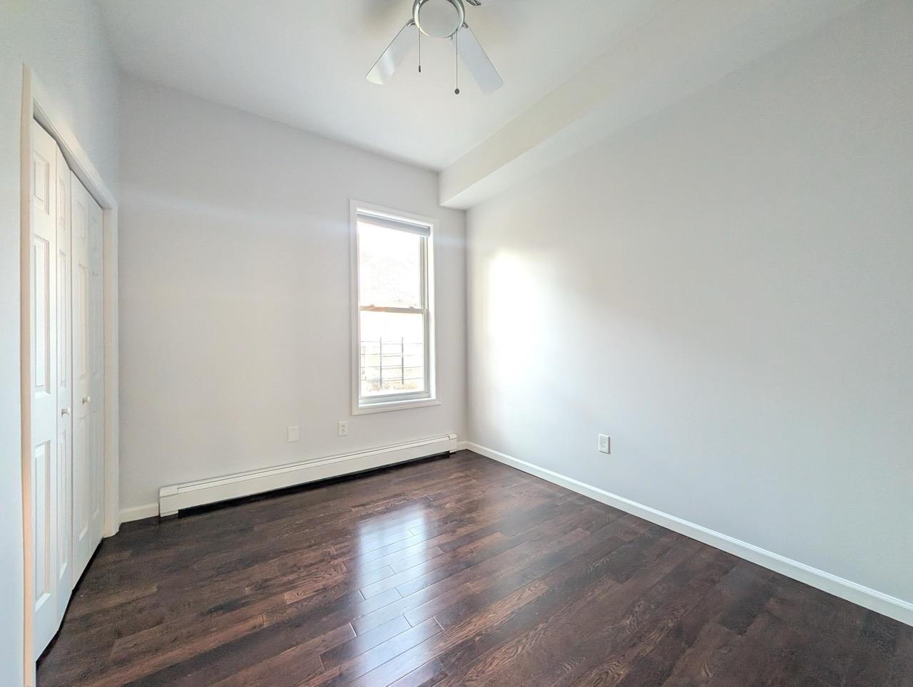 265 WEBSTER AVE Unit: 1R