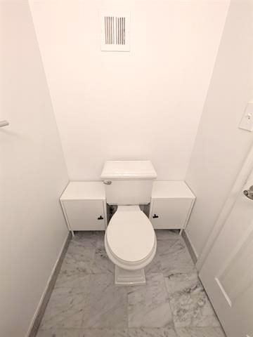 227 CHRISTOPHER COLUMBUS DR Unit: 438B