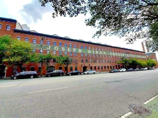 227 CHRISTOPHER COLUMBUS DR Unit: 438B