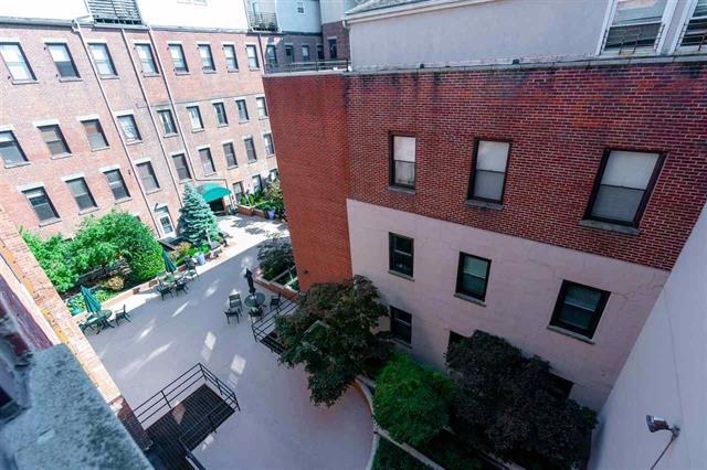 227 CHRISTOPHER COLUMBUS DR Unit: 438B