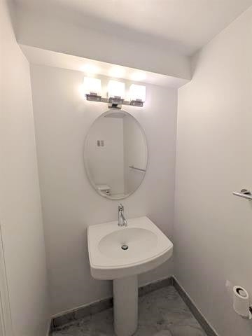 227 CHRISTOPHER COLUMBUS DR Unit: 438B