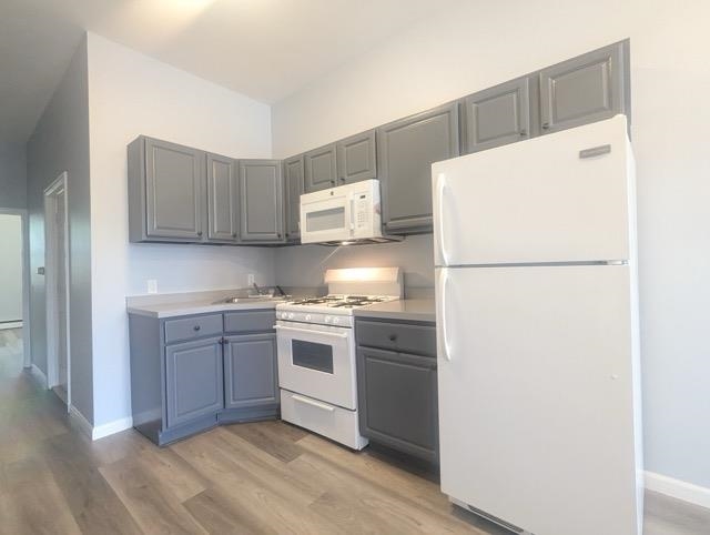 205 WEBSTER AVE Unit: 1R