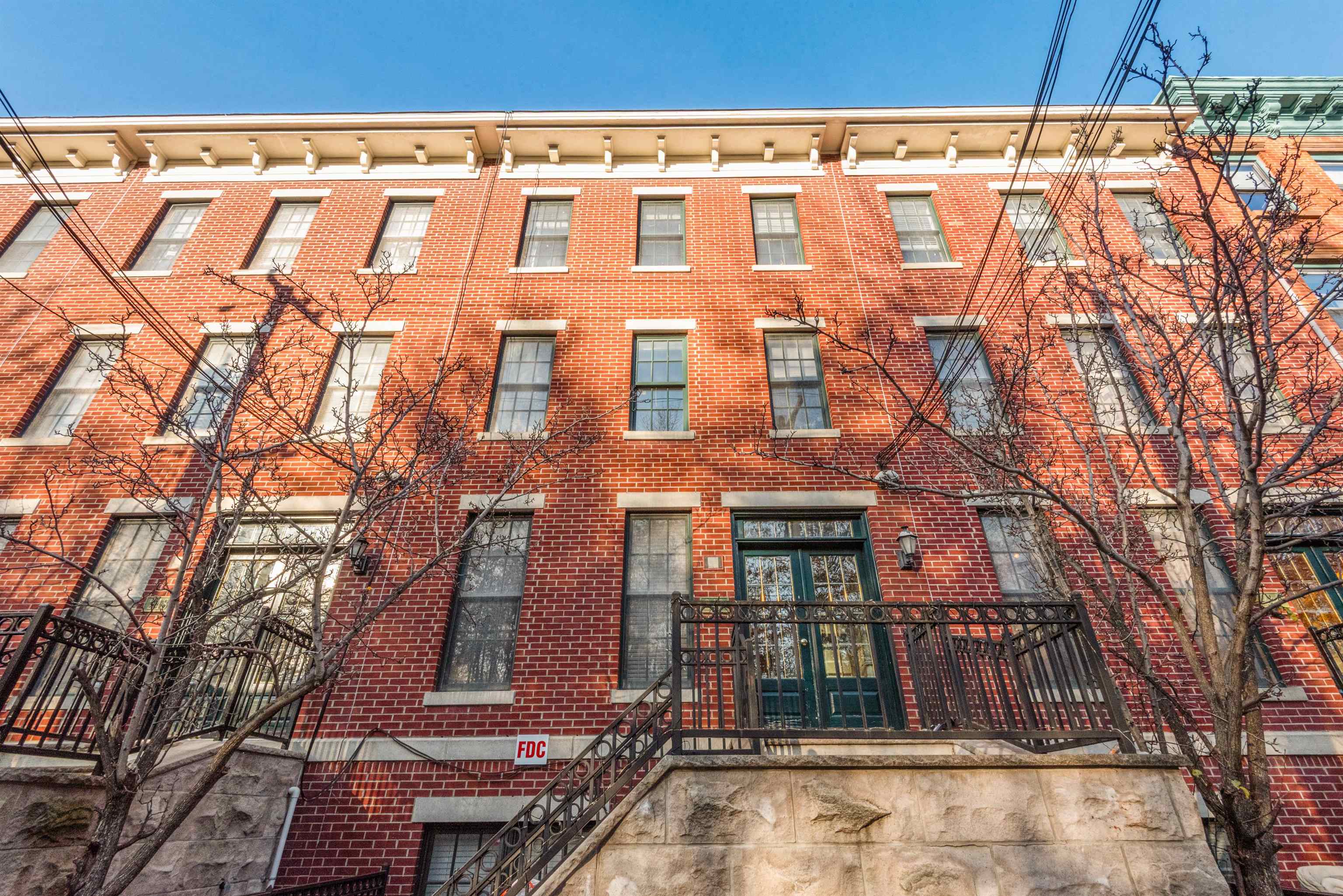 246 6TH ST Unit: 3