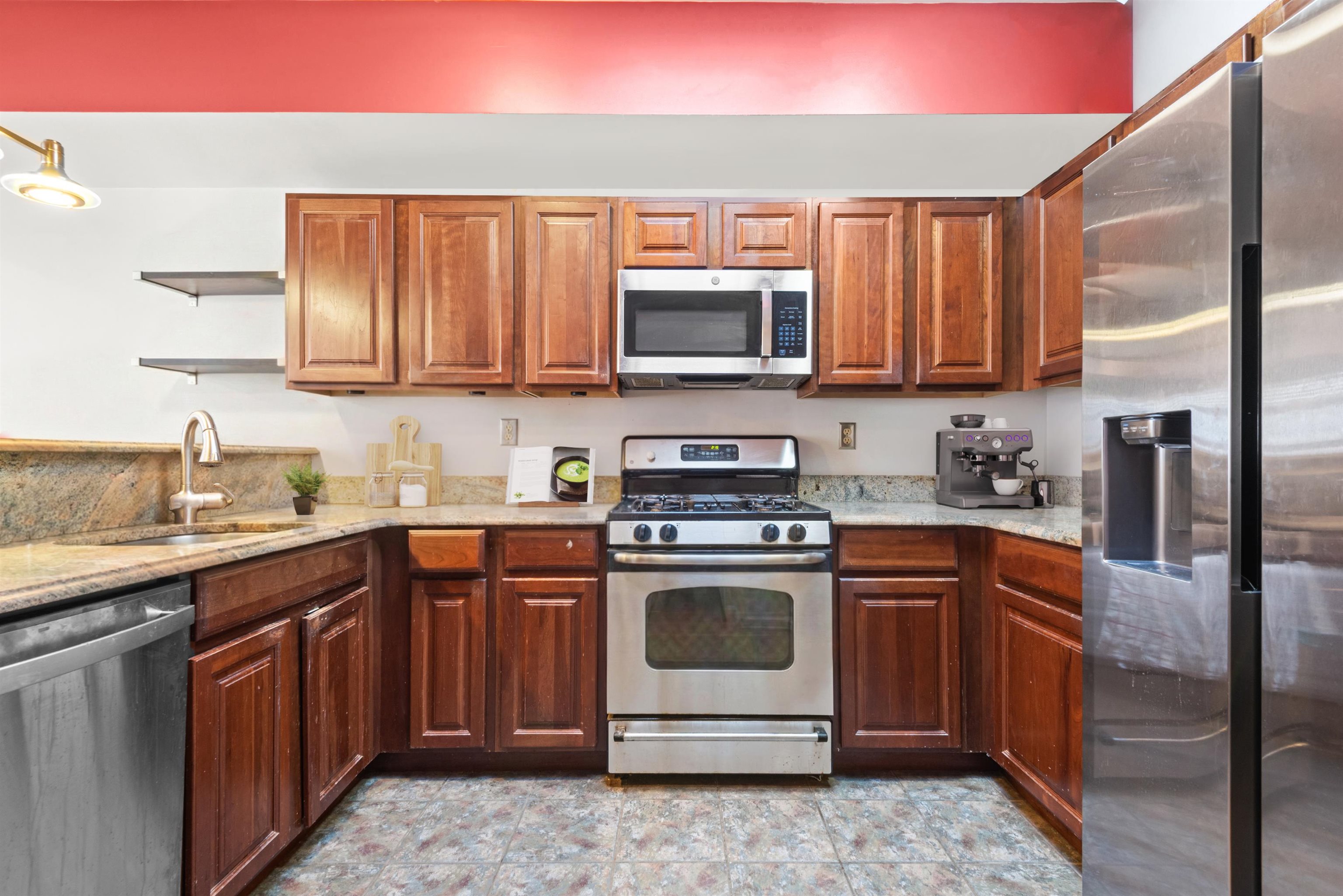 246 6TH ST Unit: 3