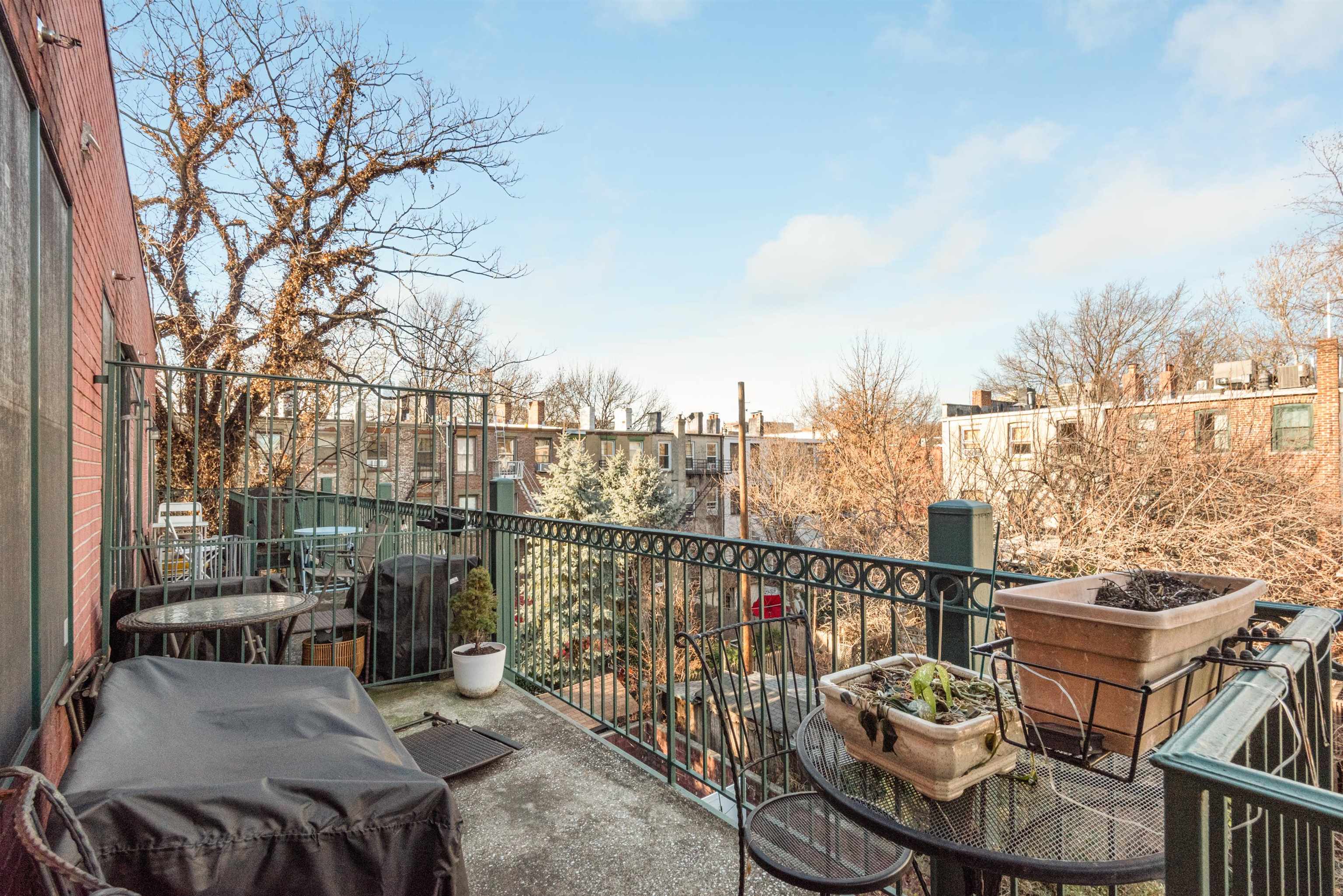 246 6TH ST Unit: 3