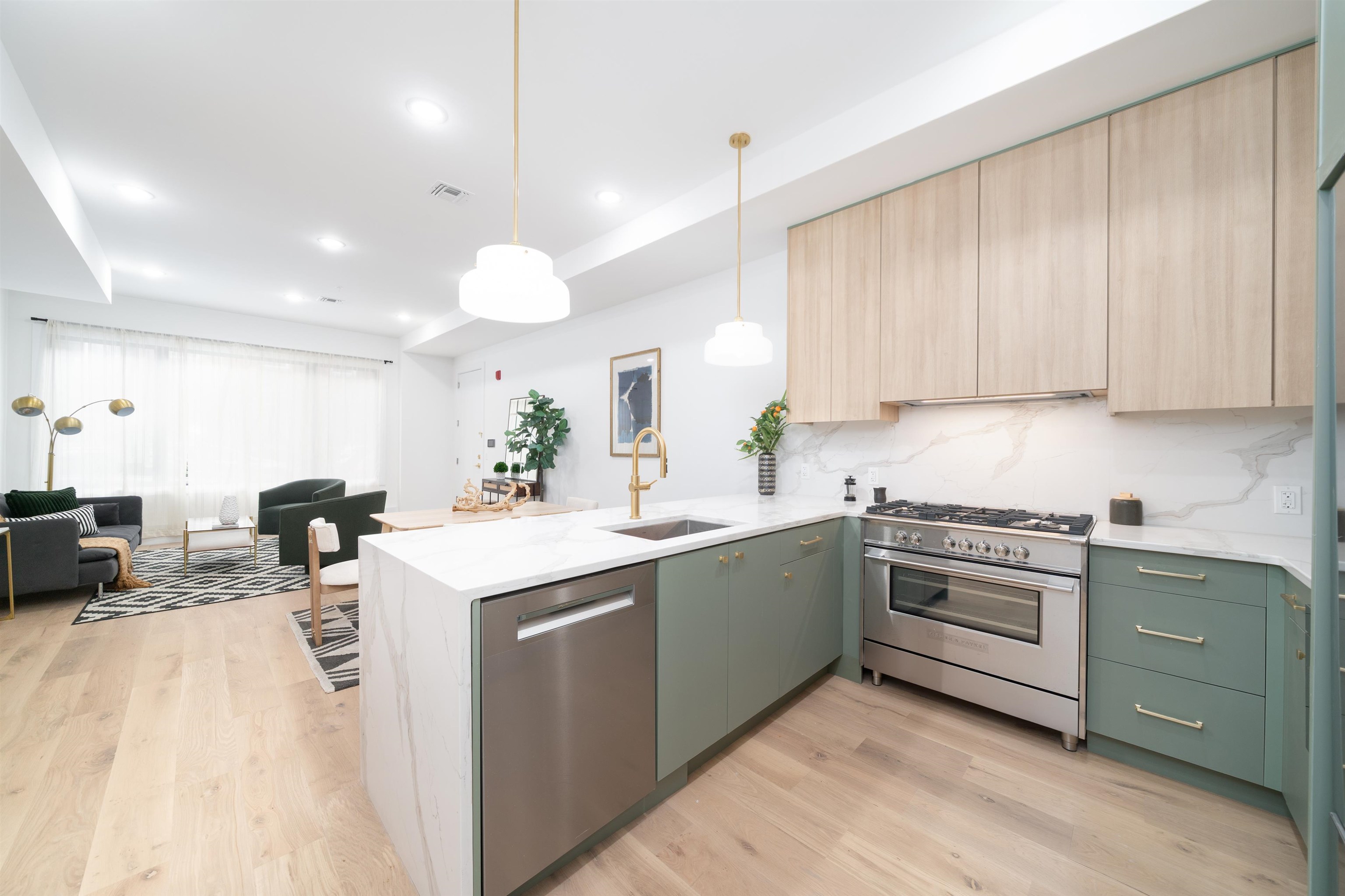 100 WEBSTER AVE Unit: 1