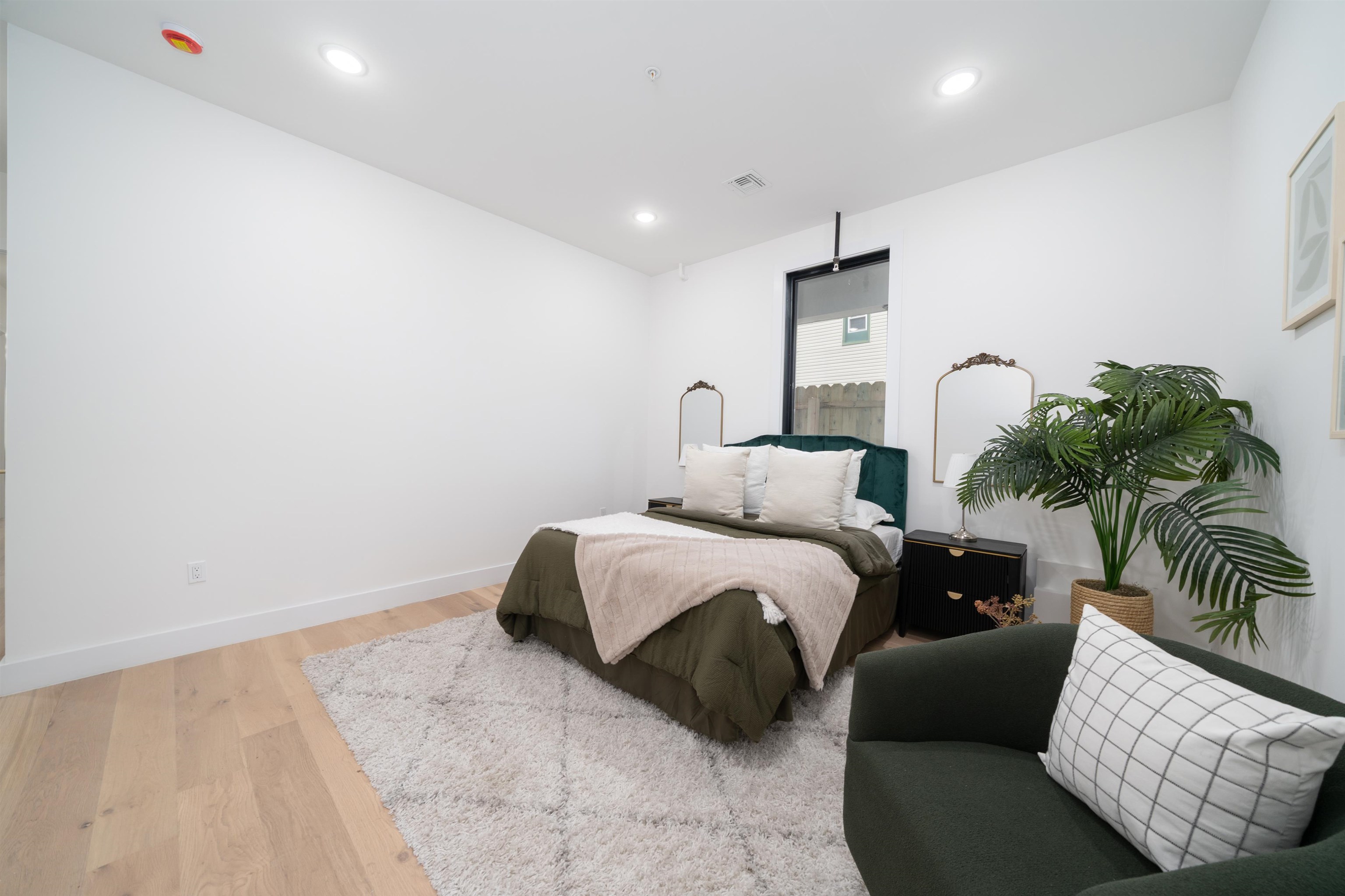 100 WEBSTER AVE Unit: 1