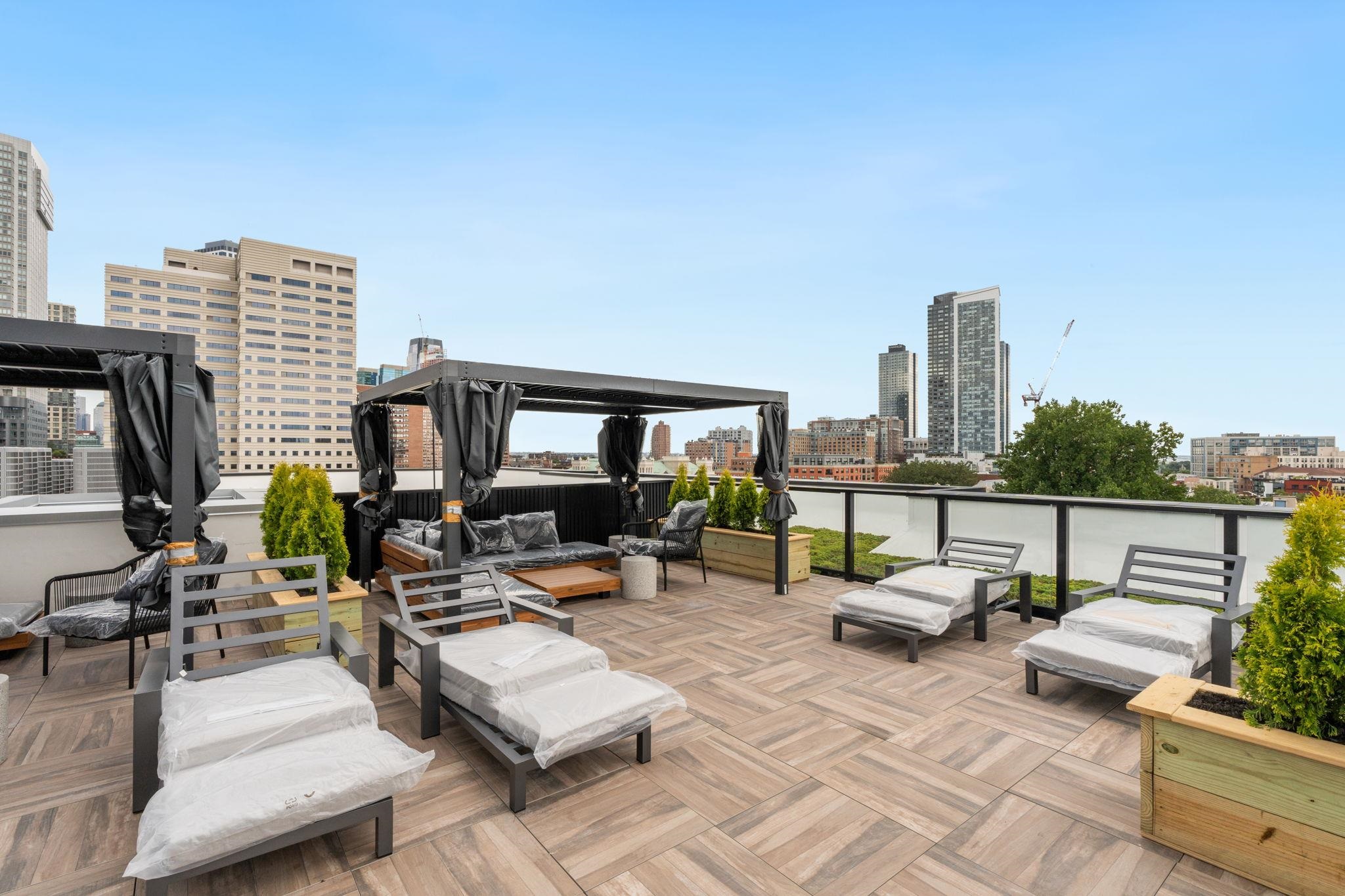 139 CHRISTOPHER COLUMBUS DR Unit: 507