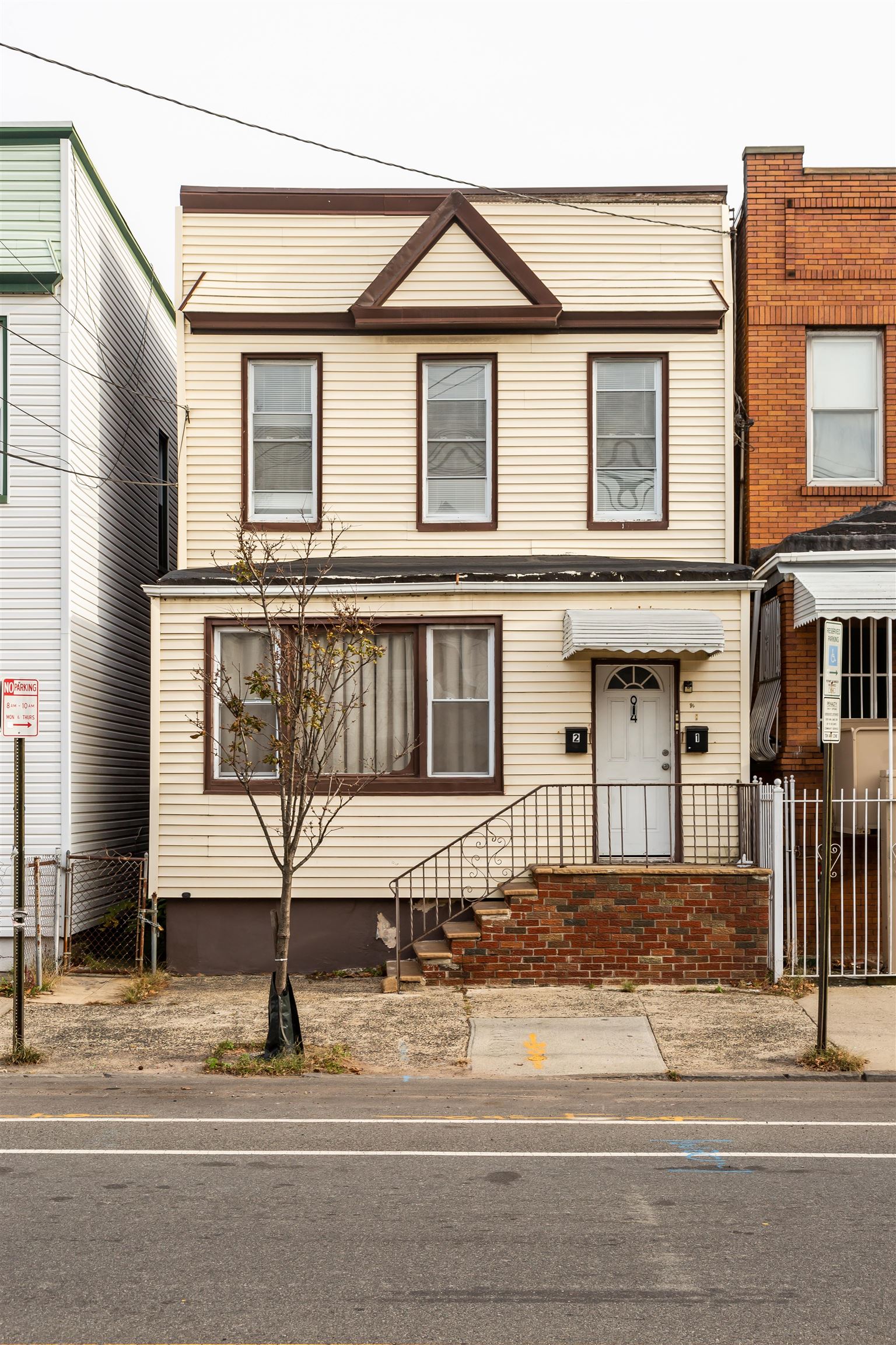 94 MALLORY AVE