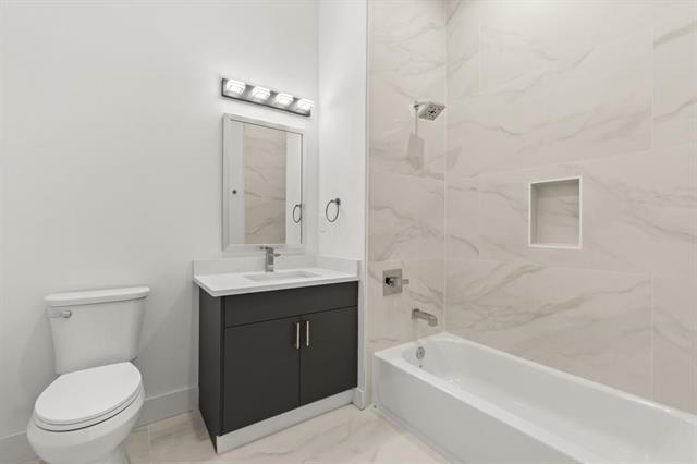 425 AVENUE C Unit: 401