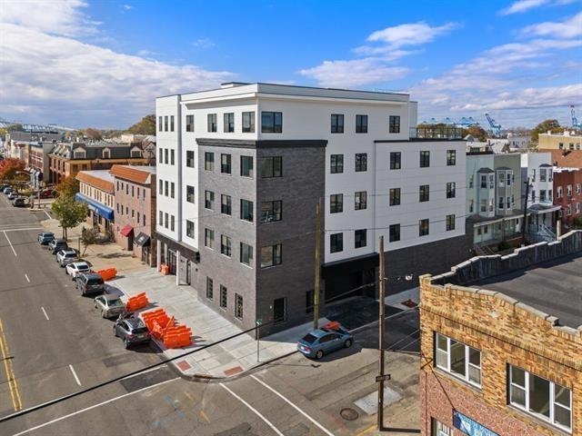 425 AVENUE C Unit: 401