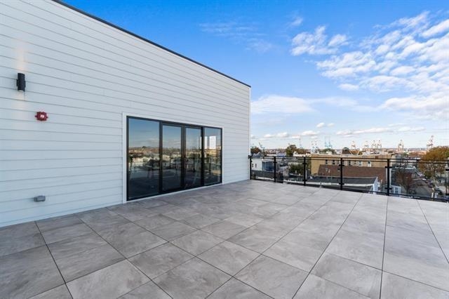 425 AVENUE C Unit: 504