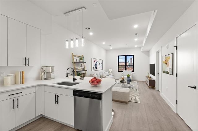 425 AVENUE C Unit: 504