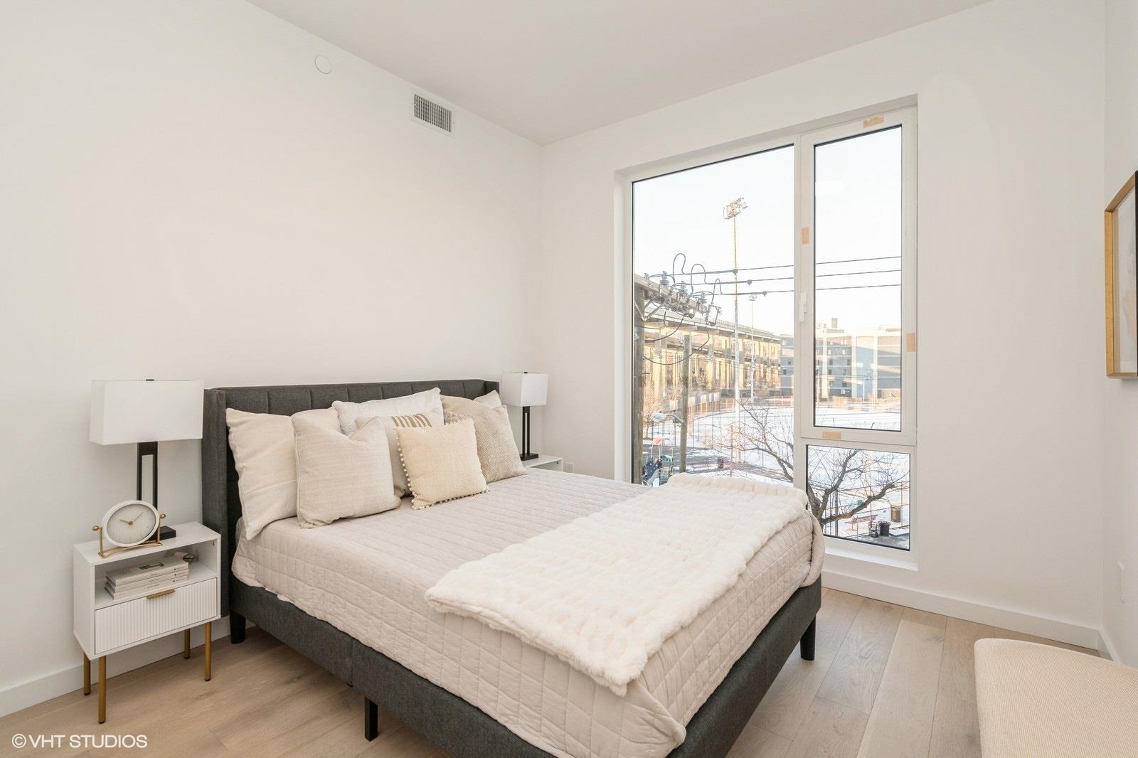 425 3RD ST Unit: 219