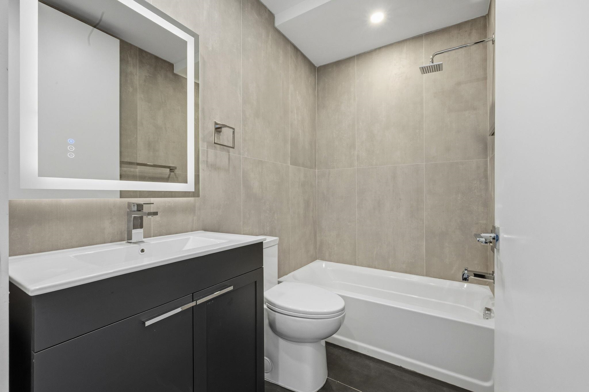 77 VAN REYPEN ST Unit: 4