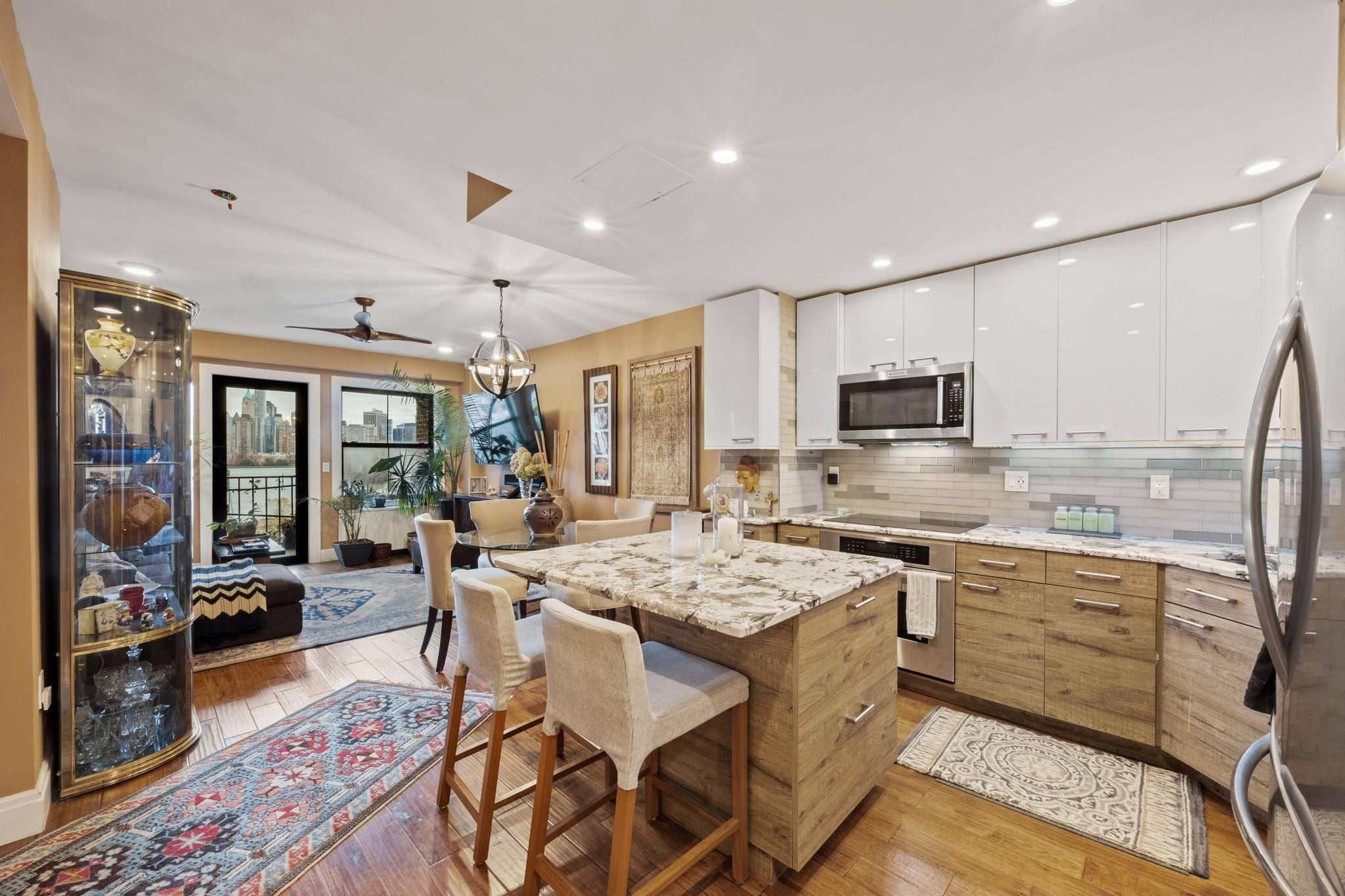 1 GREENE ST Unit: 704