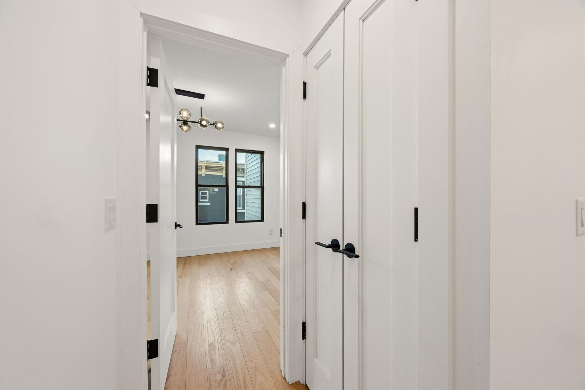 347 PAVONIA AVE Unit: 3