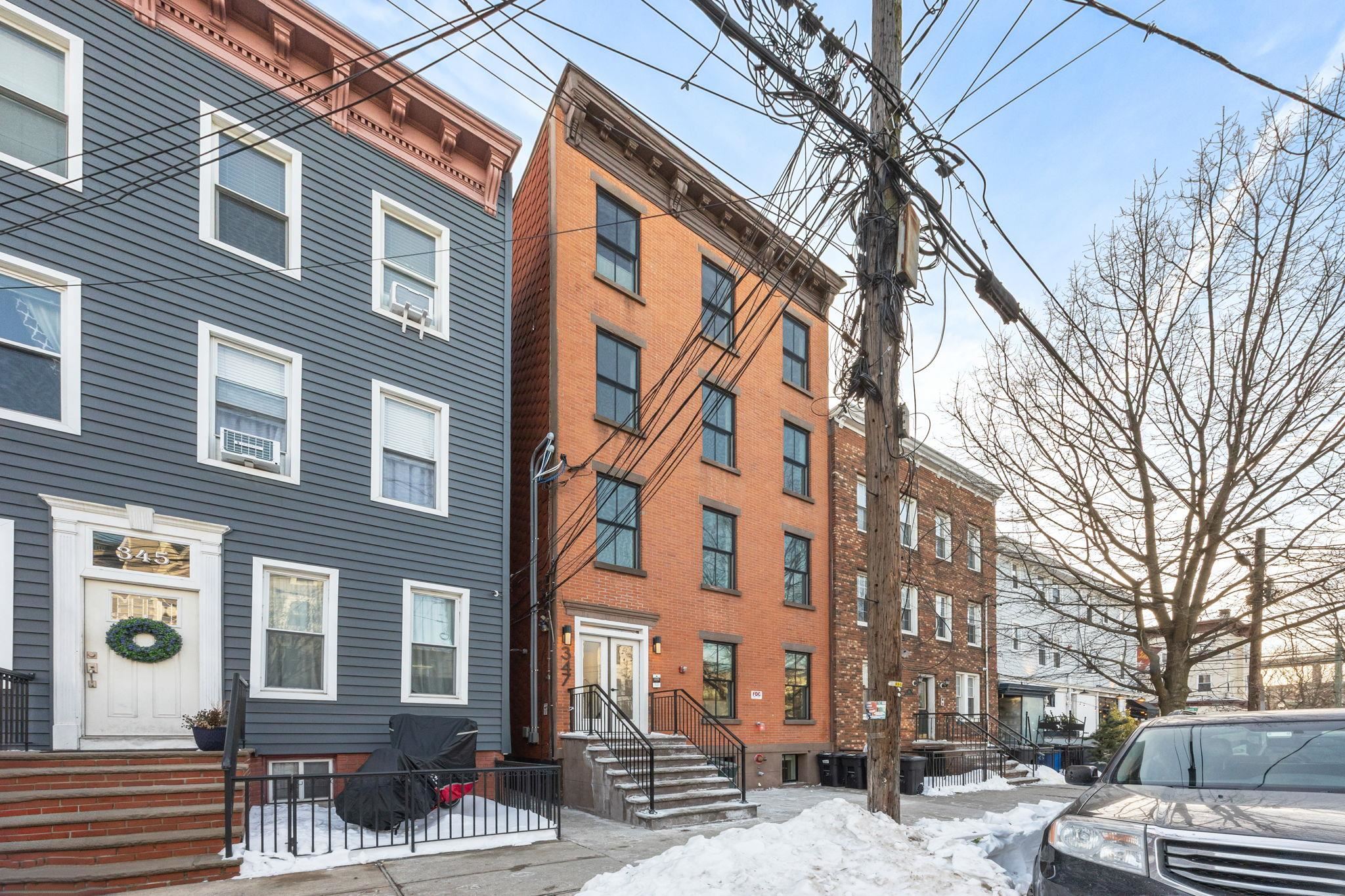 347 PAVONIA AVE Unit: 3