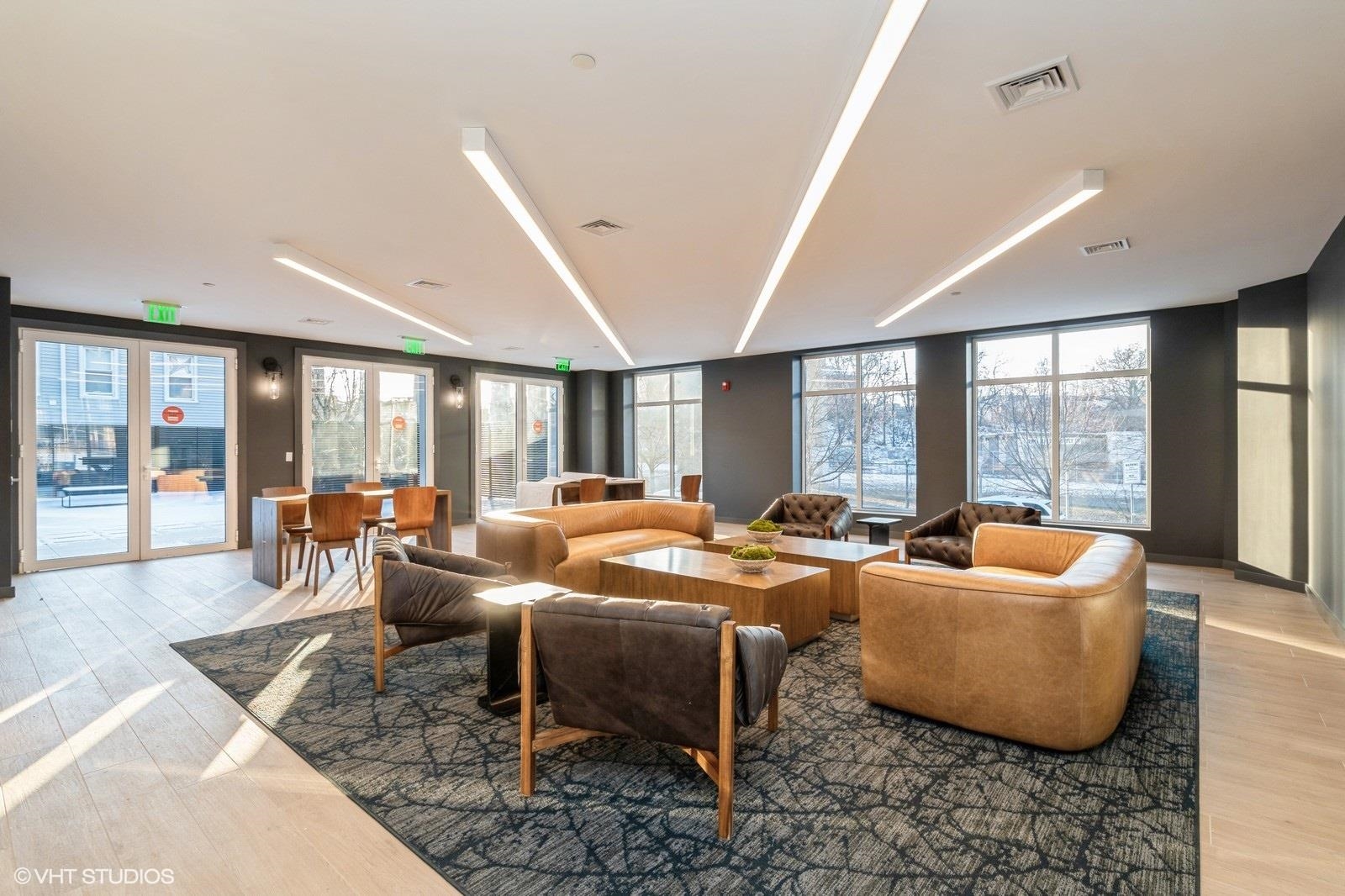 425 3RD ST Unit: 219